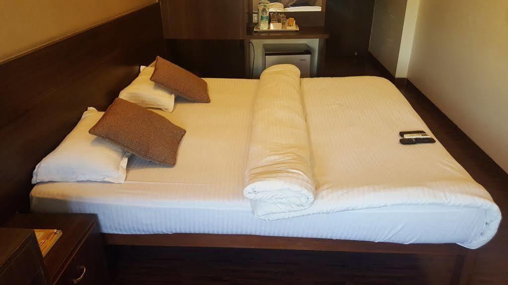 Hostel Mumbai By Maharana Inn Ngoại thất bức ảnh