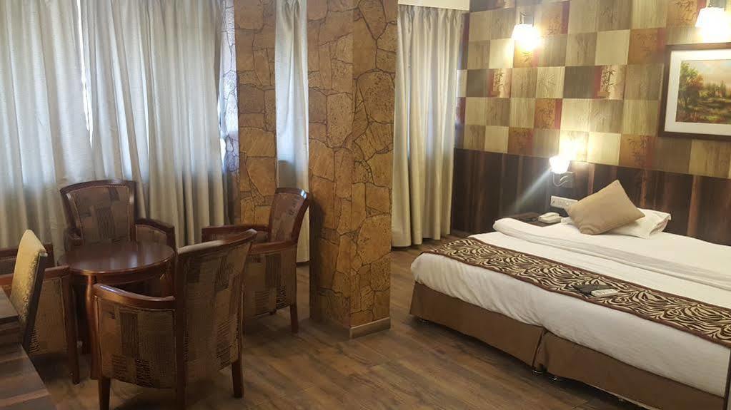 Hostel Mumbai By Maharana Inn Ngoại thất bức ảnh