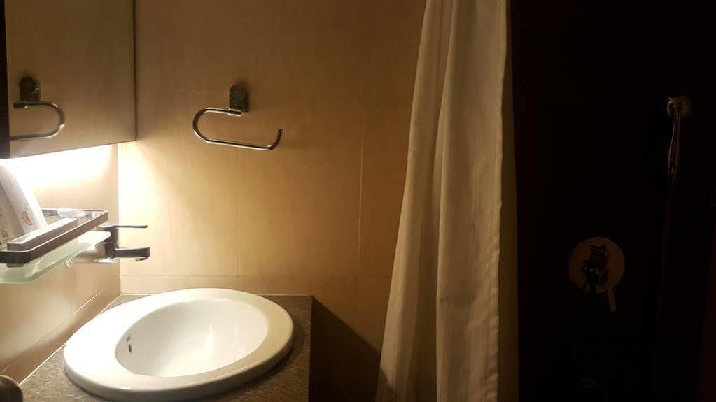 Hostel Mumbai By Maharana Inn Ngoại thất bức ảnh